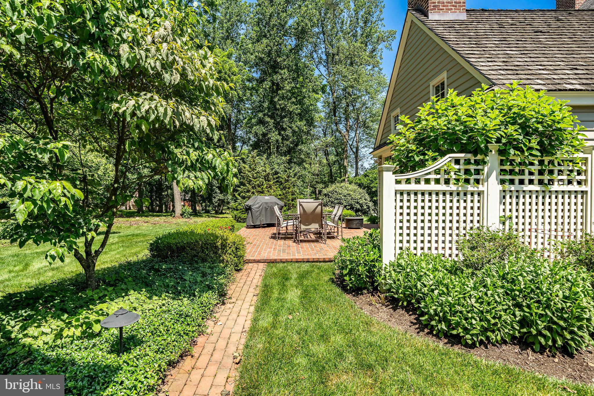 OLDEBULLTOWNVILLAGE - Residential