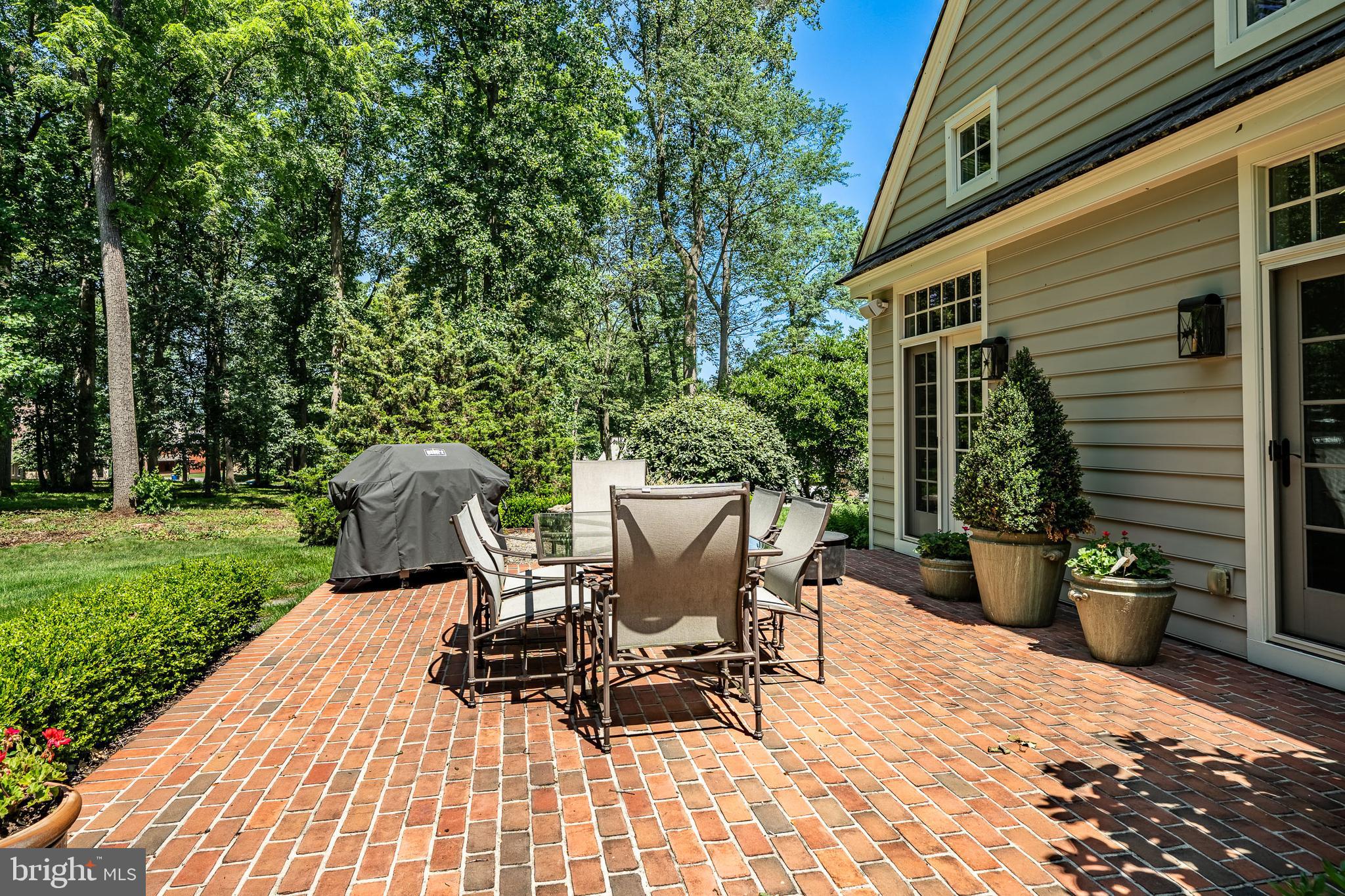 OLDEBULLTOWNVILLAGE - Residential