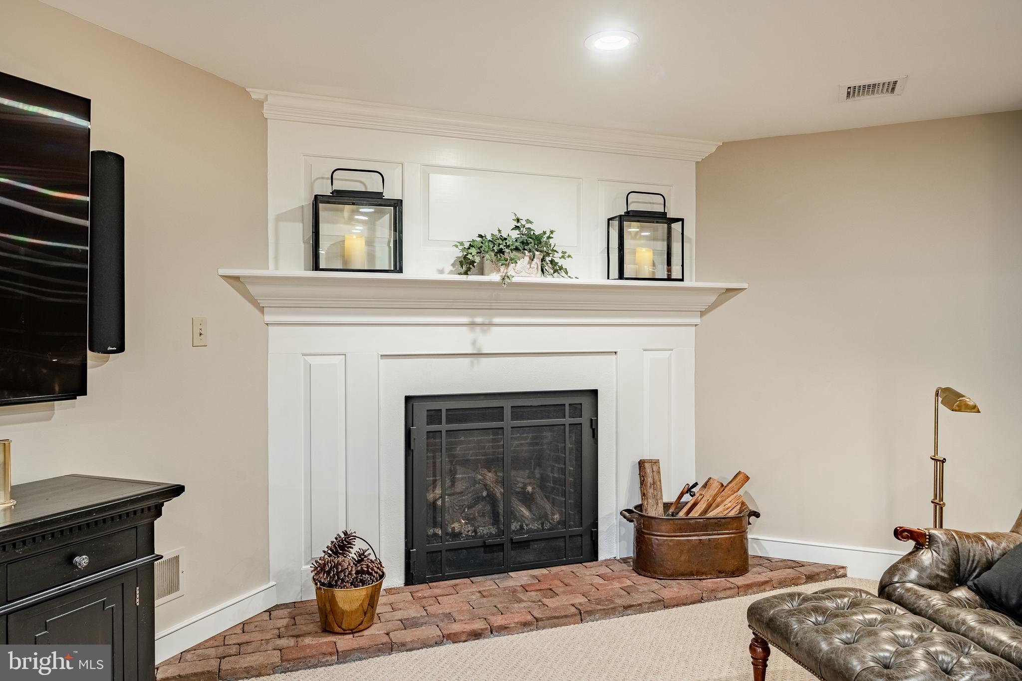 OLDEBULLTOWNVILLAGE - Residential