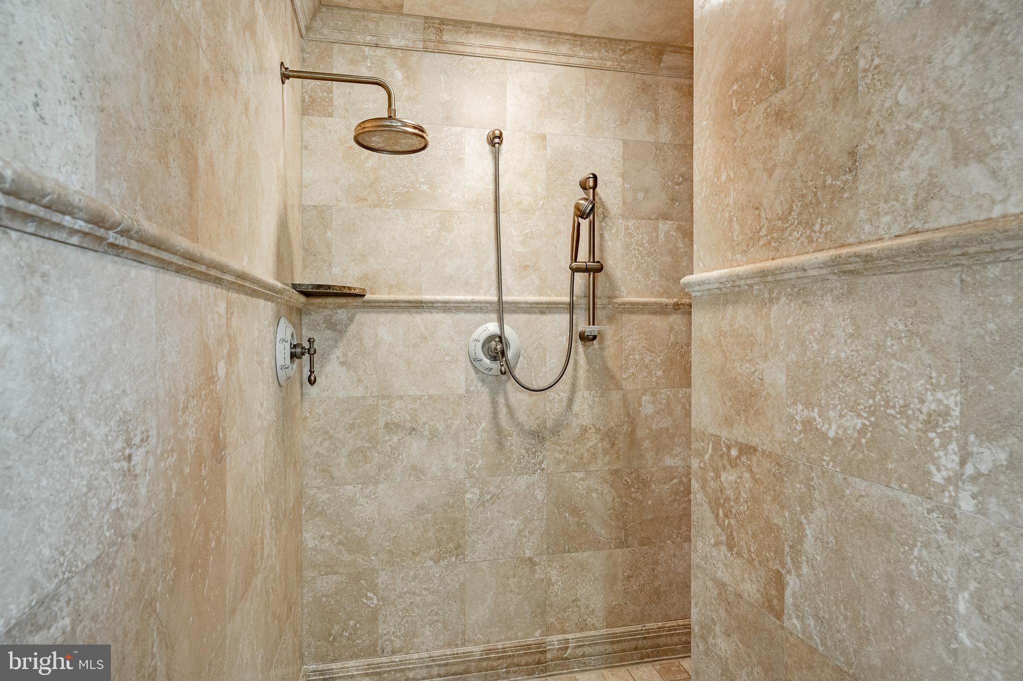 OLDEBULLTOWNVILLAGE - Residential