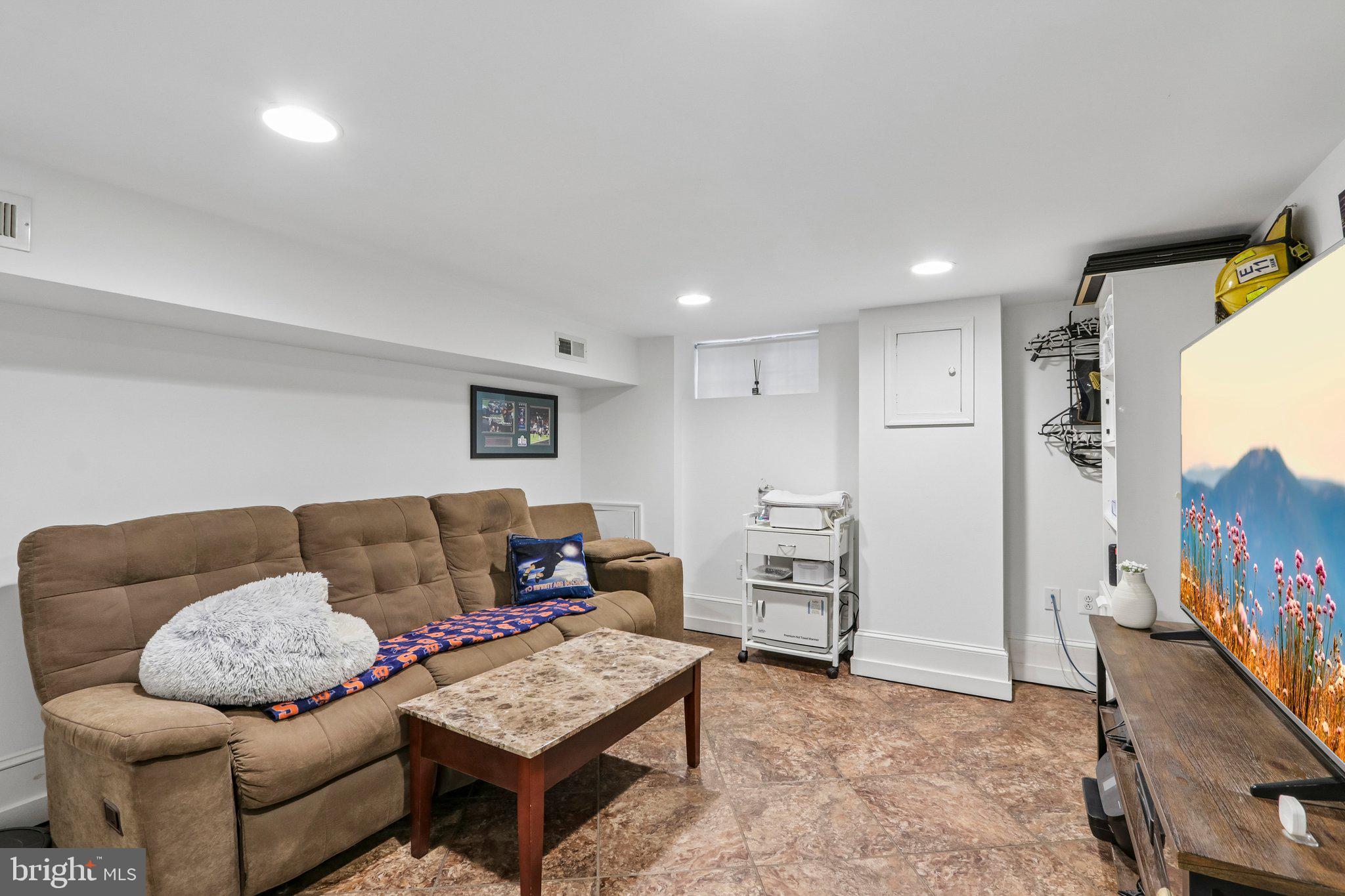 FAIRMOUNT - Residential