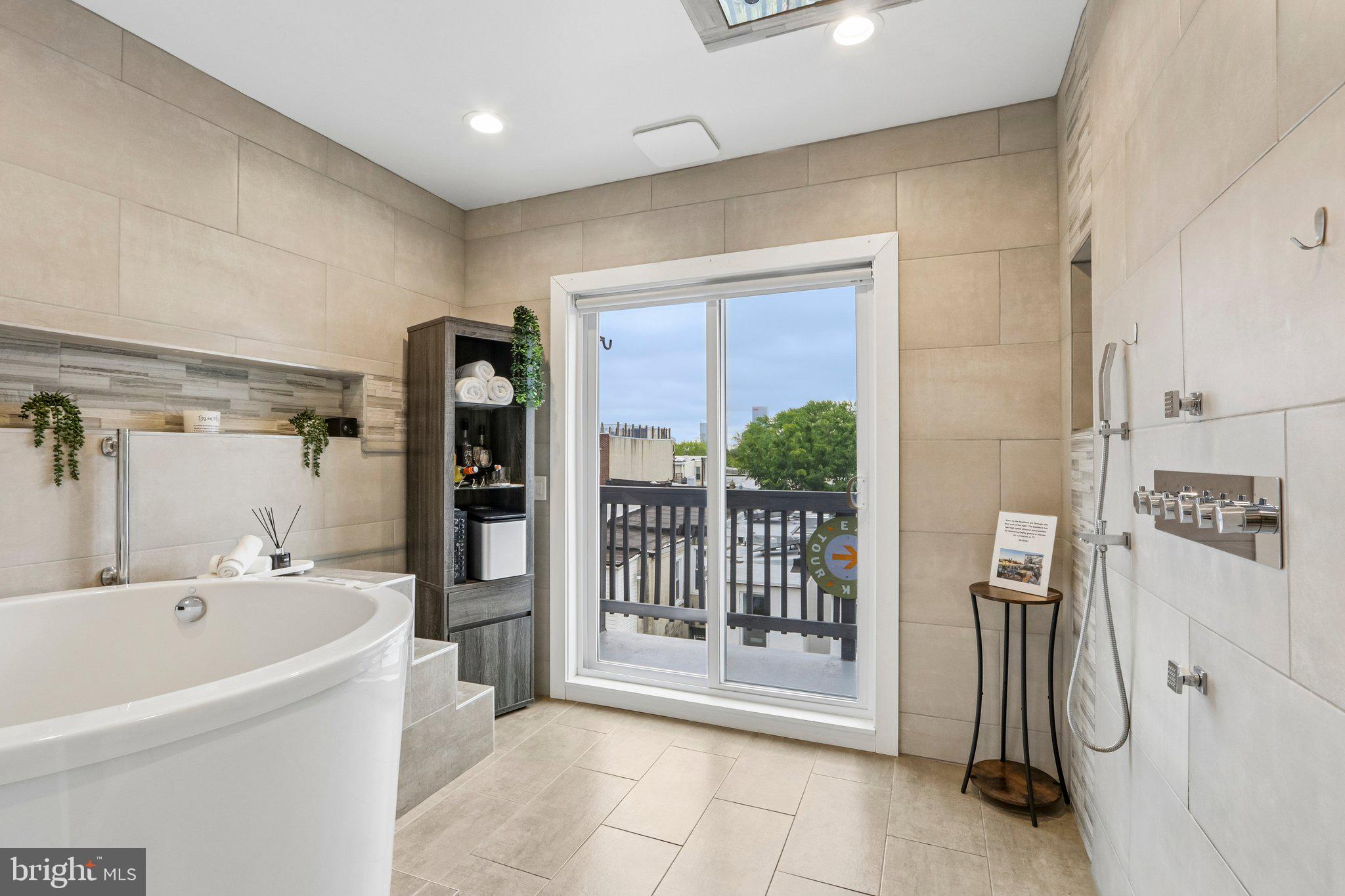 FAIRMOUNT - Residential