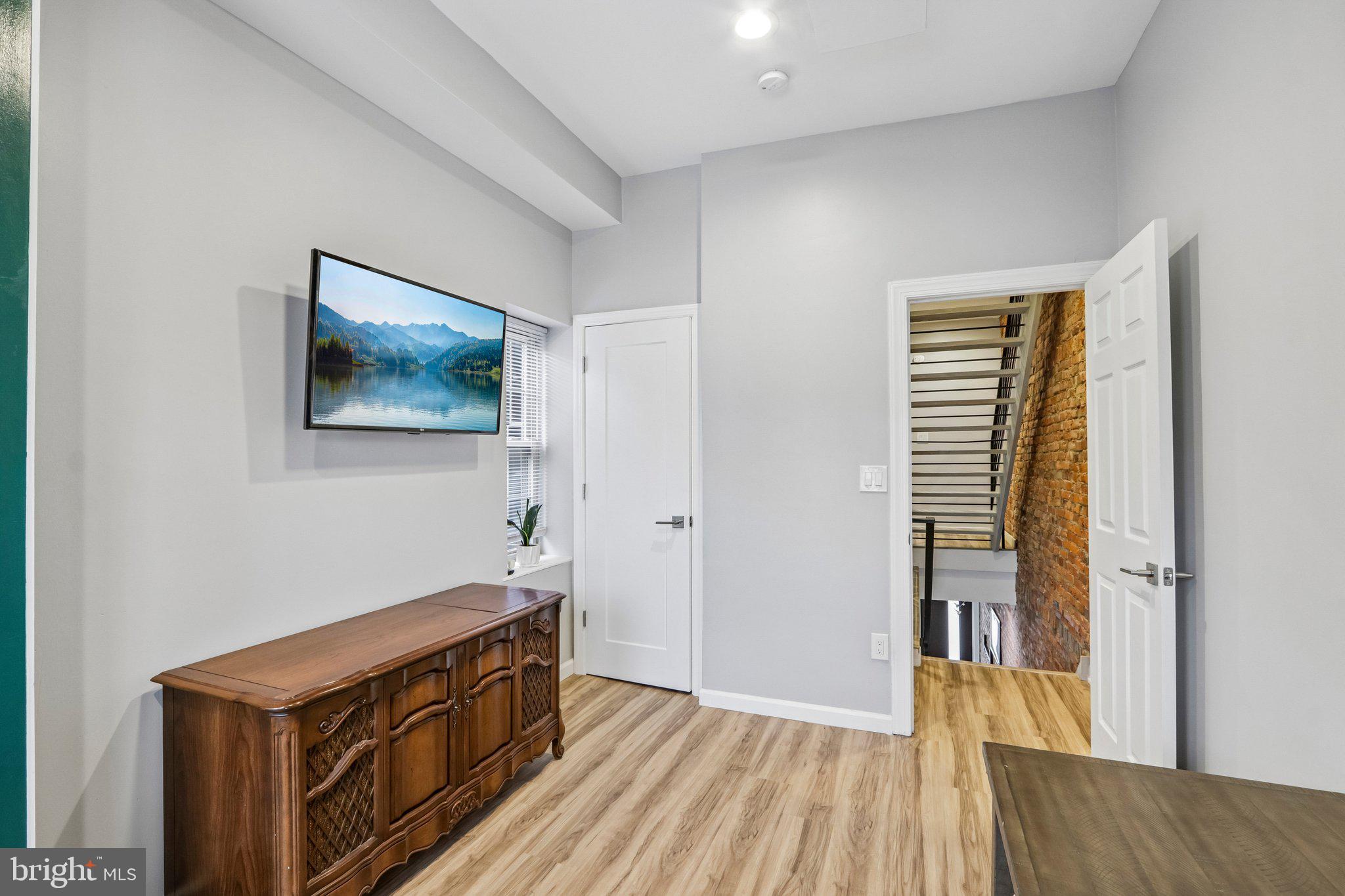 FAIRMOUNT - Residential