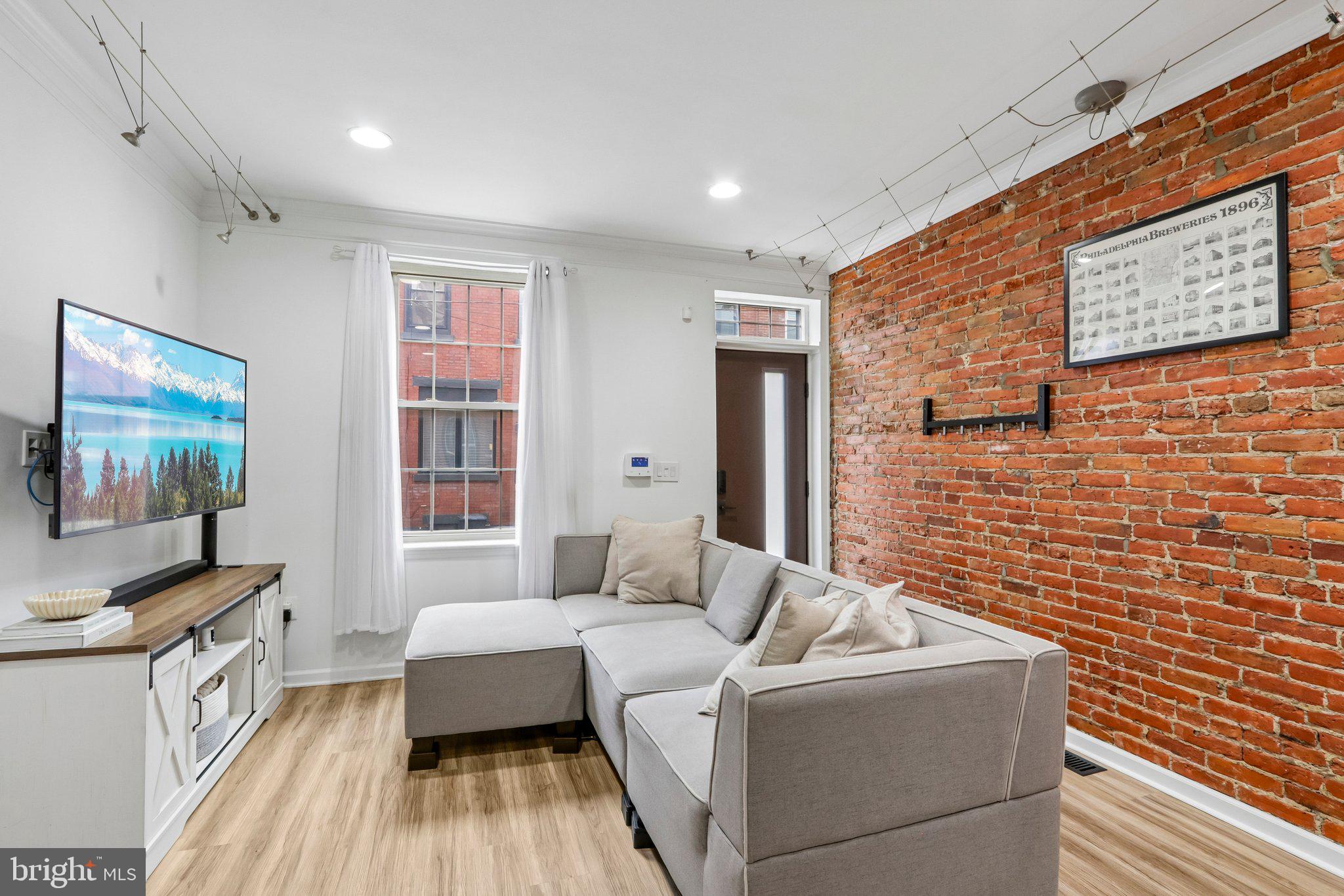 FAIRMOUNT - Residential