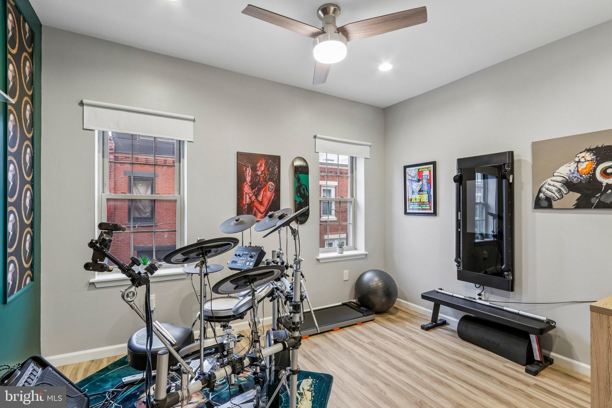 FAIRMOUNT - Residential
