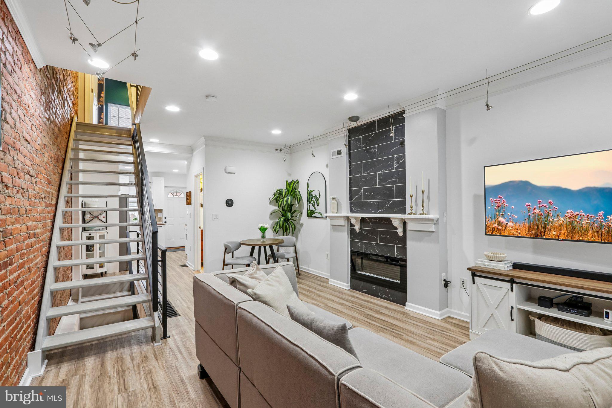 FAIRMOUNT - Residential