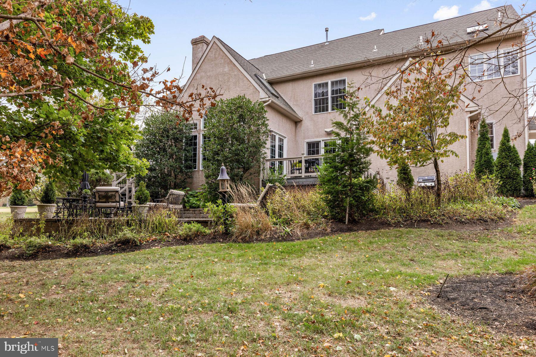 ROLLING HILLS - Residential