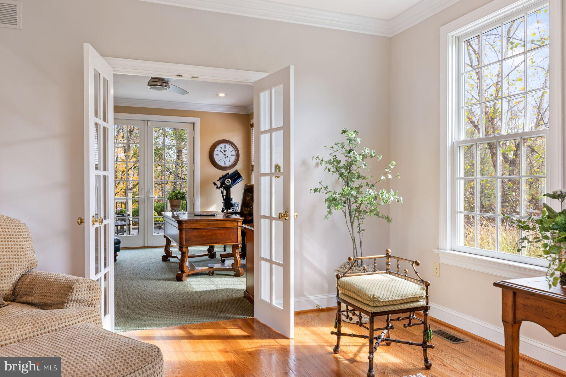 ROLLING HILLS - Residential