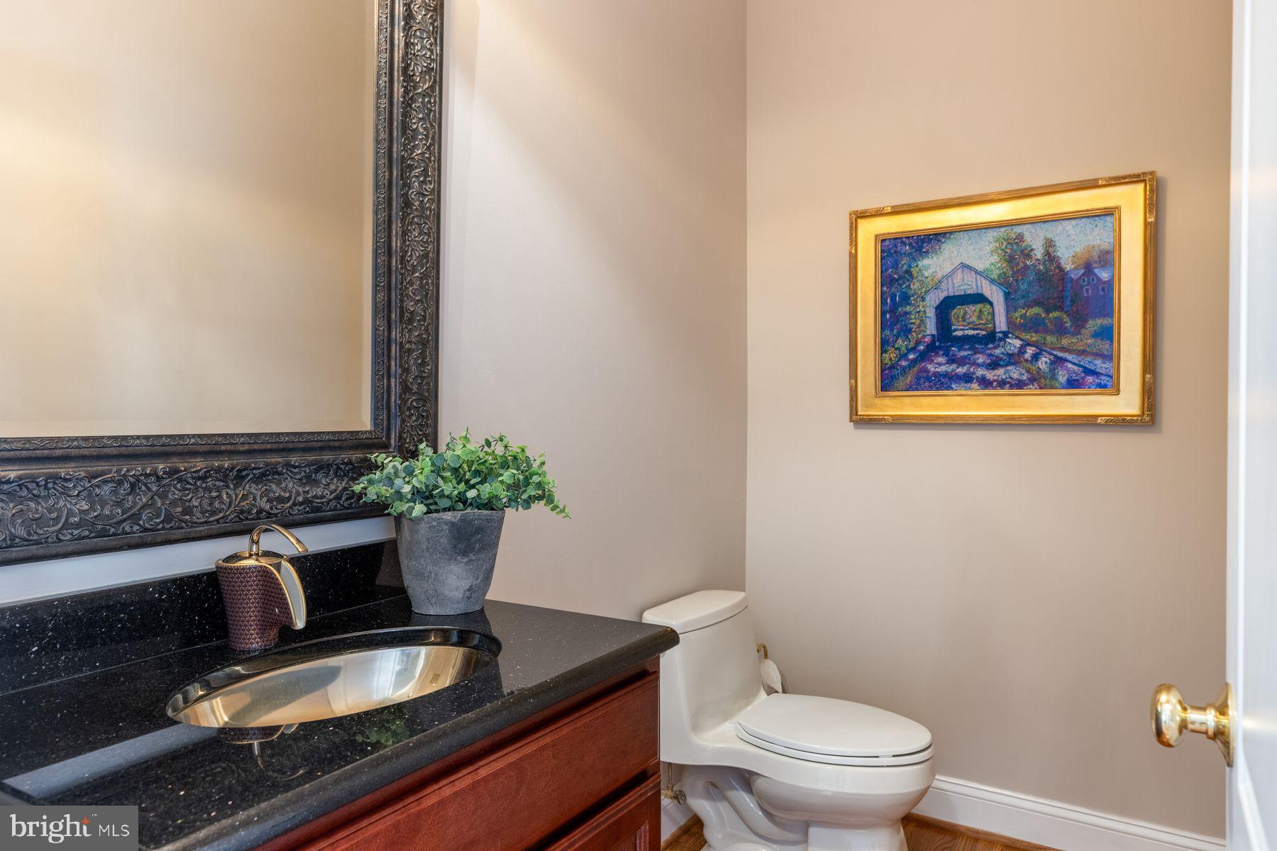 ROLLING HILLS - Residential