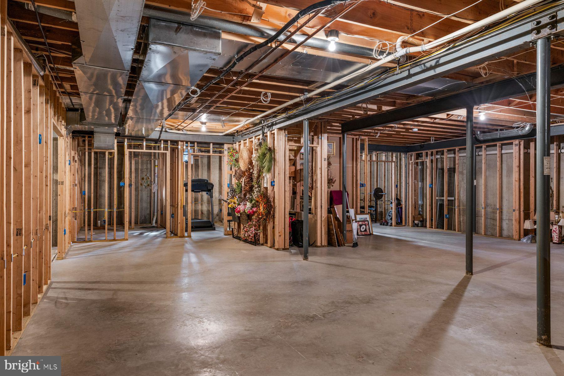 ROLLING HILLS - Residential