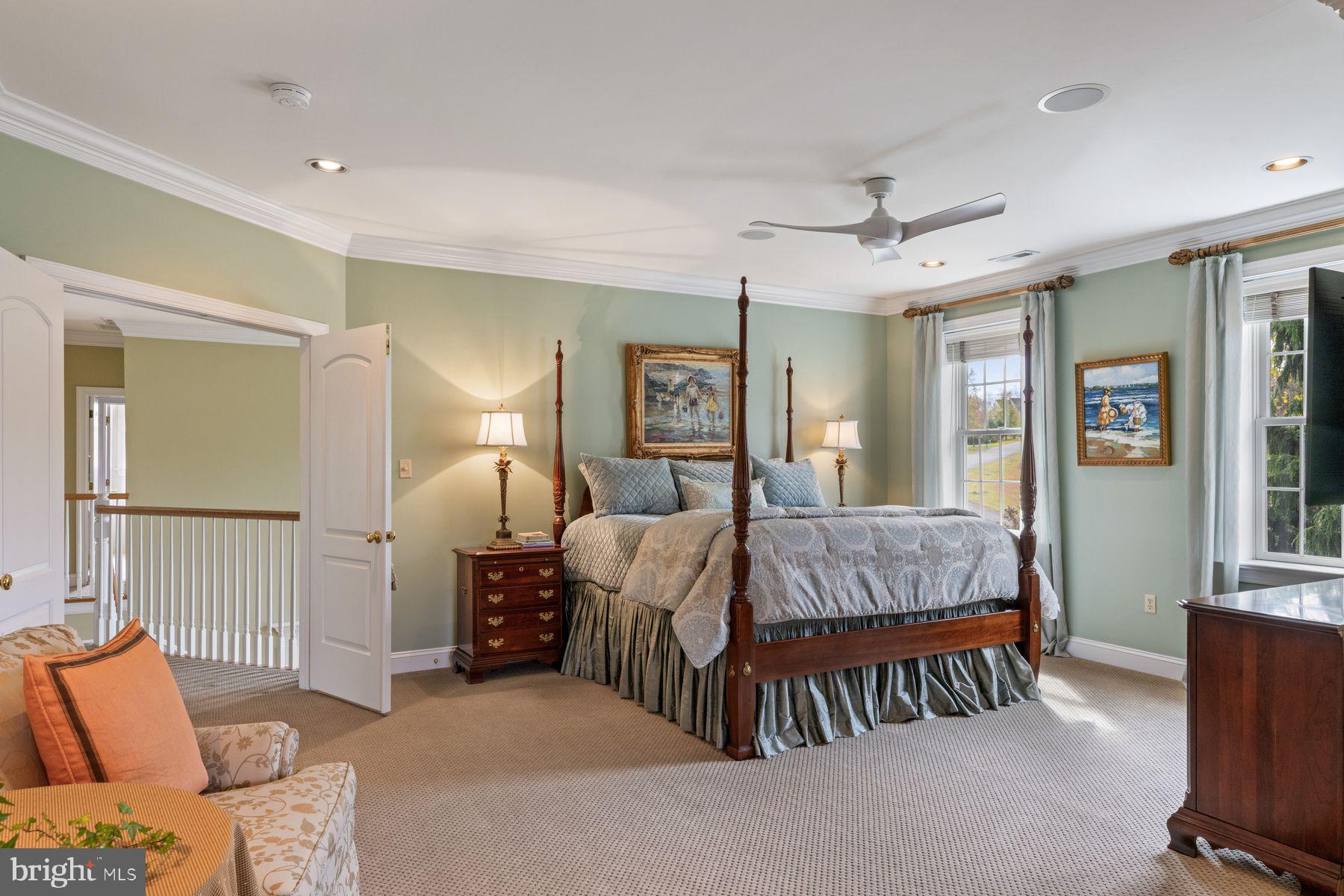 ROLLING HILLS - Residential