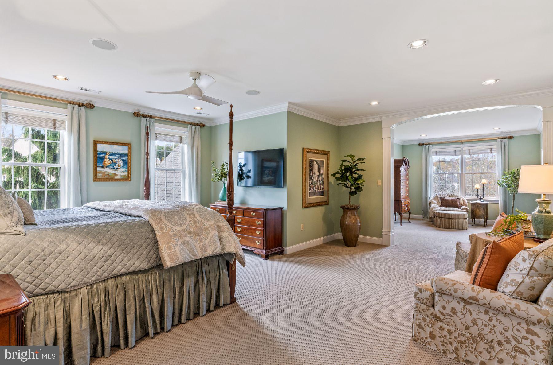 ROLLING HILLS - Residential