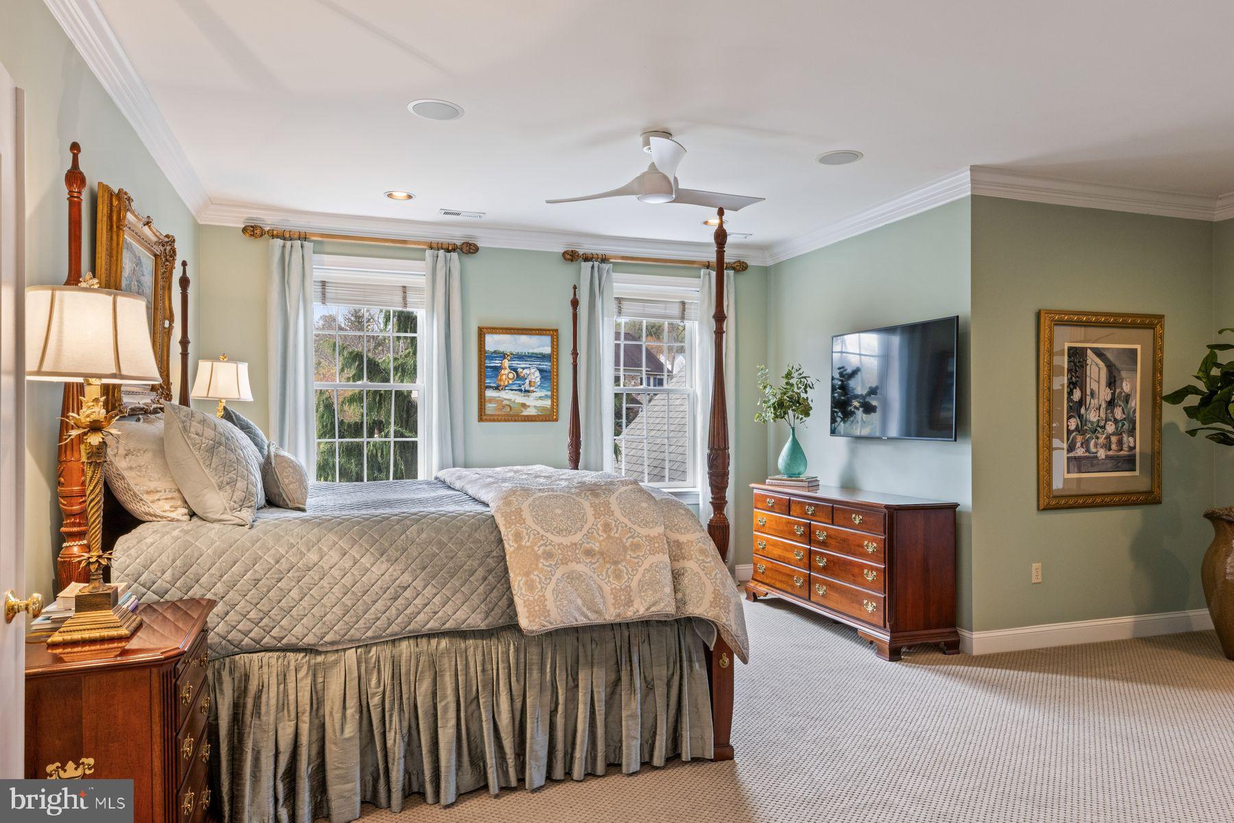 ROLLING HILLS - Residential