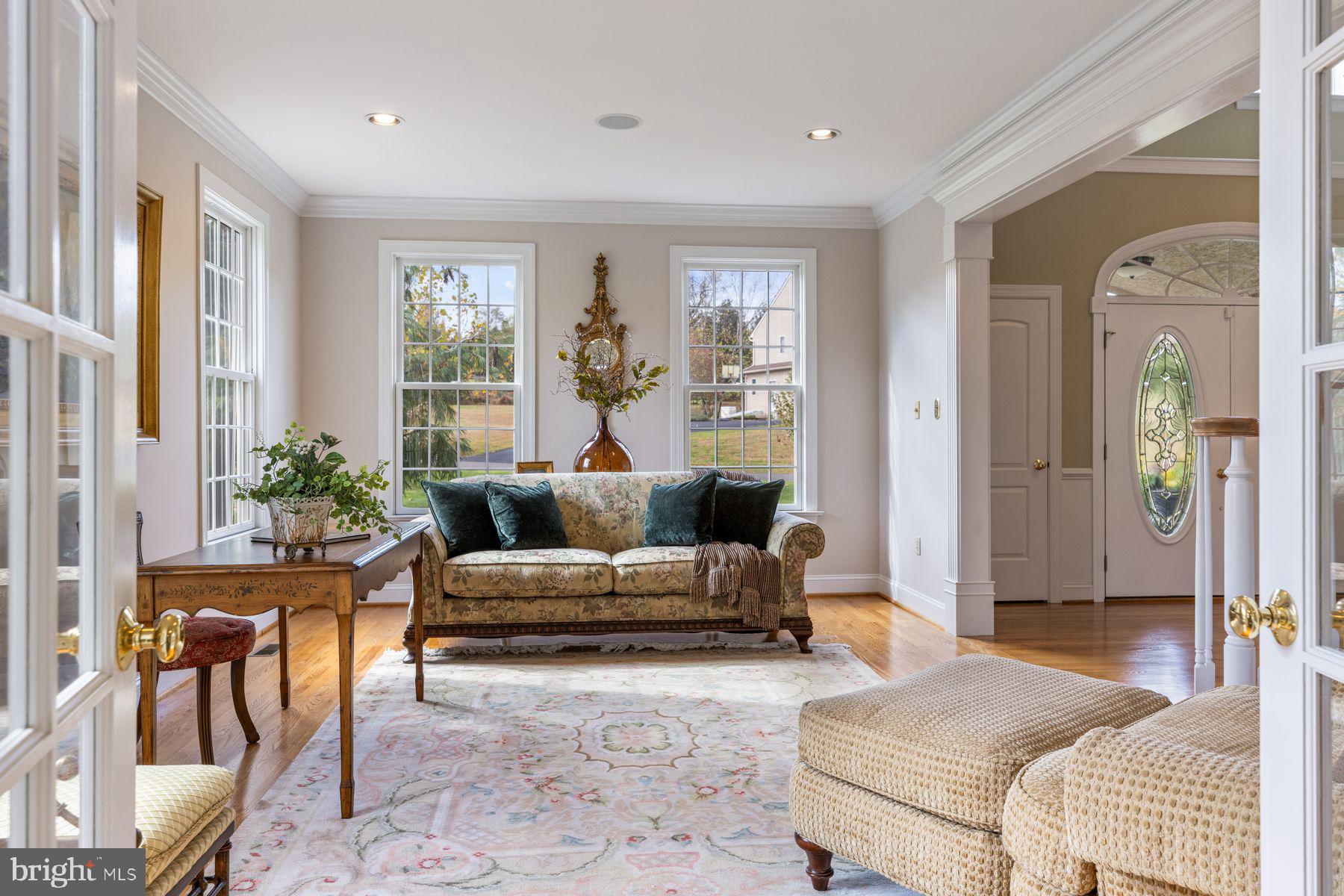 ROLLING HILLS - Residential