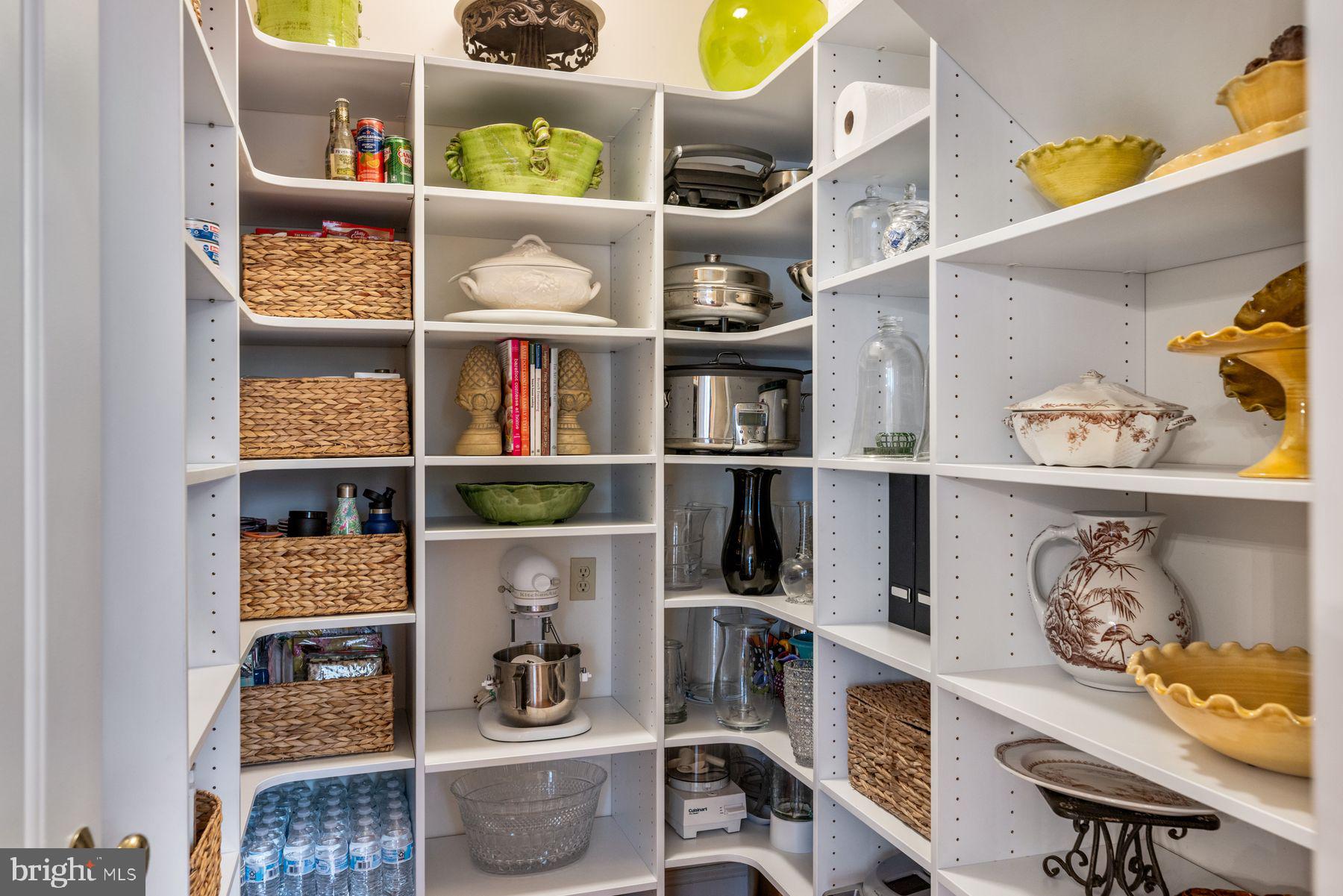 ROLLING HILLS - Residential