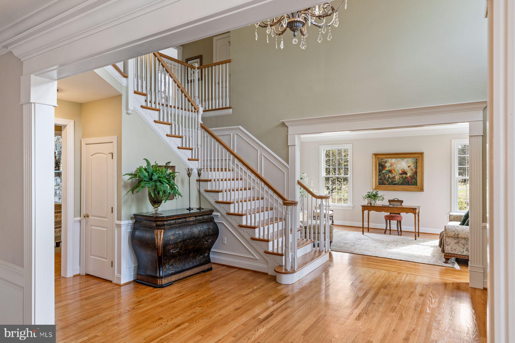 ROLLING HILLS - Residential