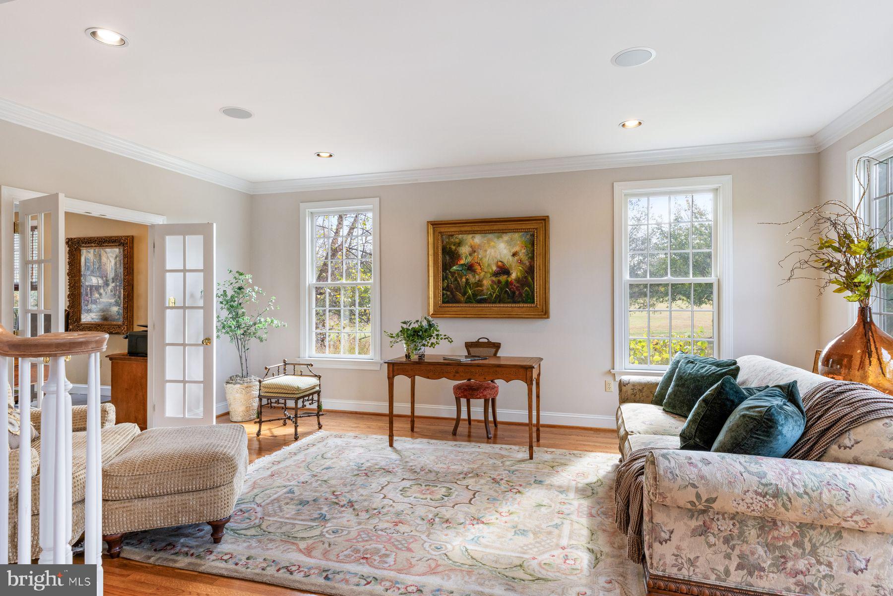 ROLLING HILLS - Residential