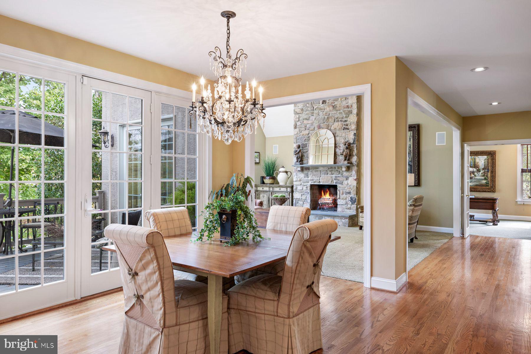 ROLLING HILLS - Residential