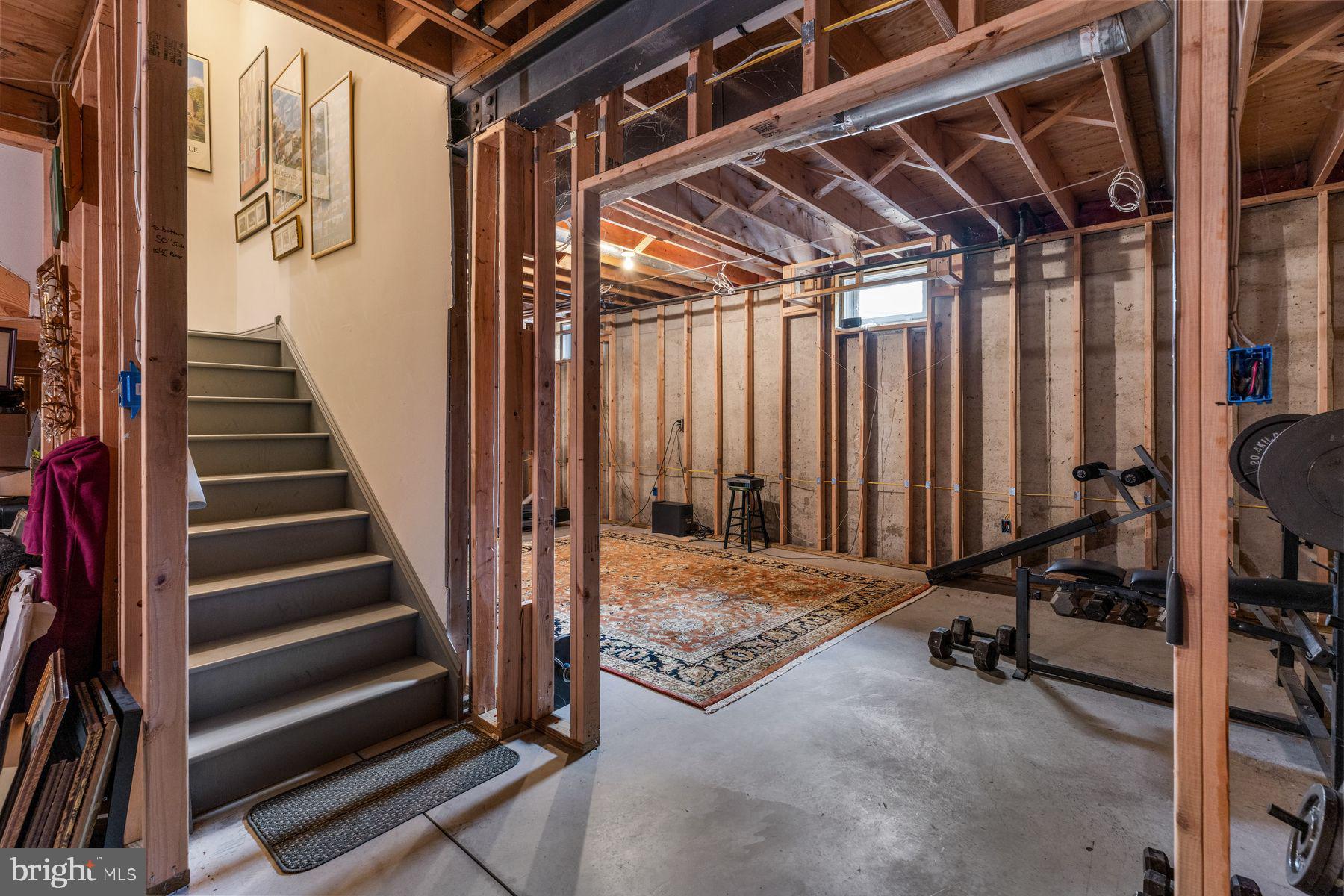 ROLLING HILLS - Residential