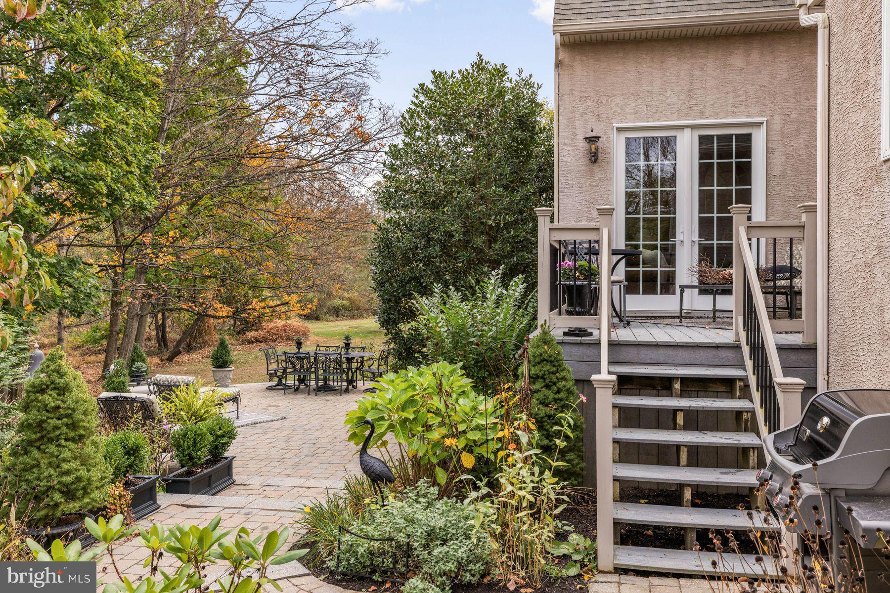 ROLLING HILLS - Residential