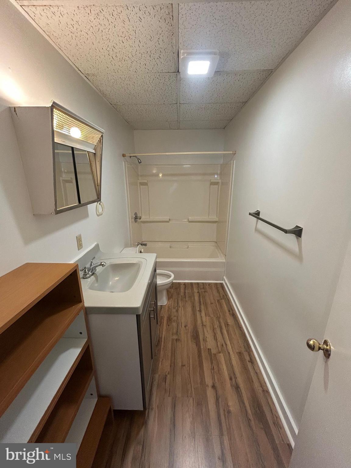 RESIDENTIAL - Residential Lease