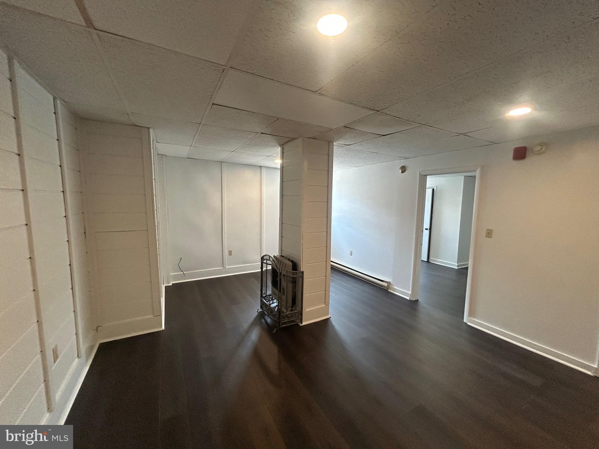 RESIDENTIAL - Residential Lease