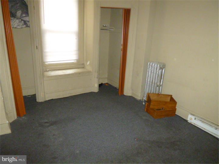PHILADELPHIA (WEST) - Residential
