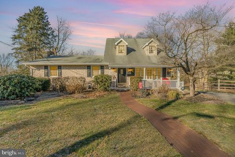 Photo of 230 N Chestnut Street, Elizabethtown, PA 17022 (MLS # PALA2045896)