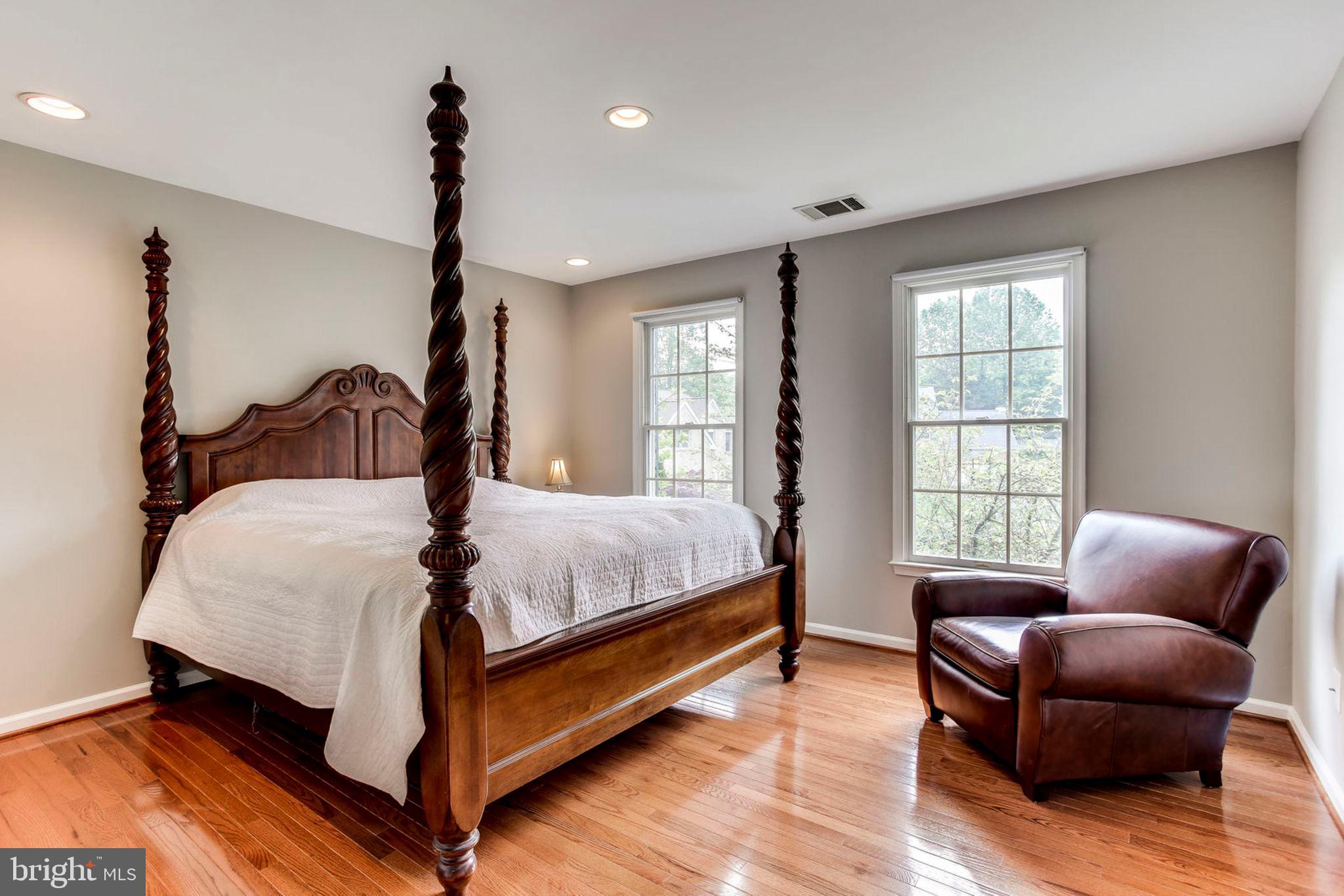 RIDGEGATE WOODS - Residential