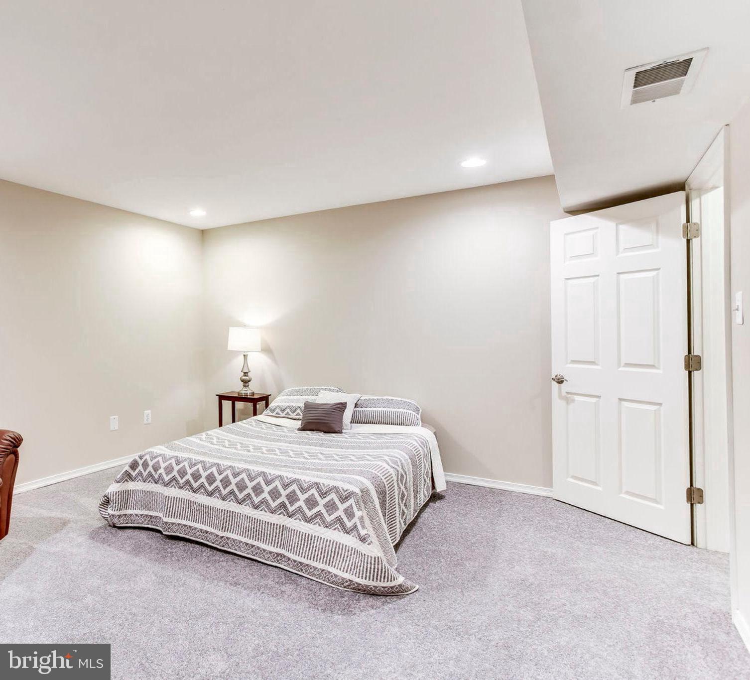 RIDGEGATE WOODS - Residential