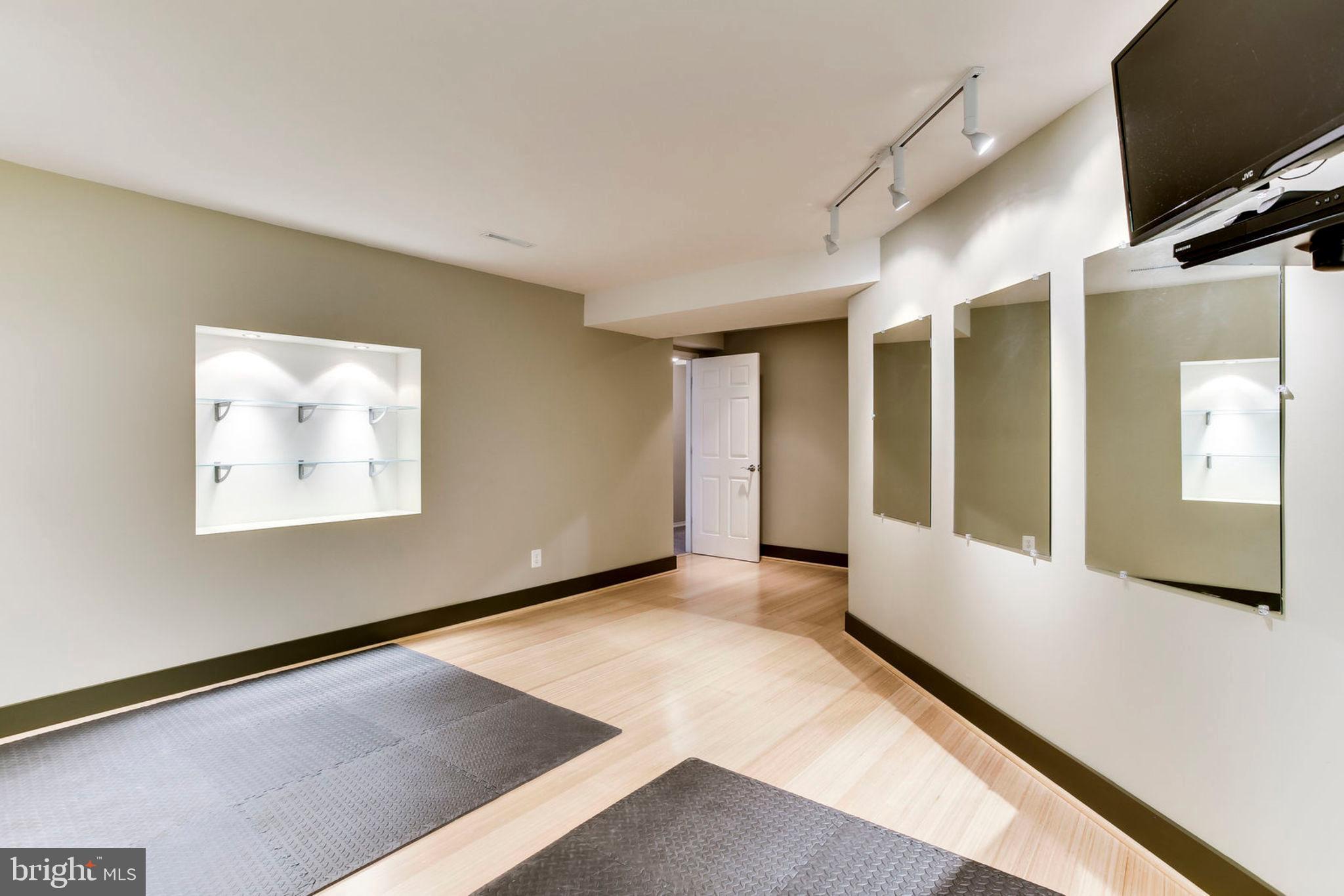 RIDGEGATE WOODS - Residential