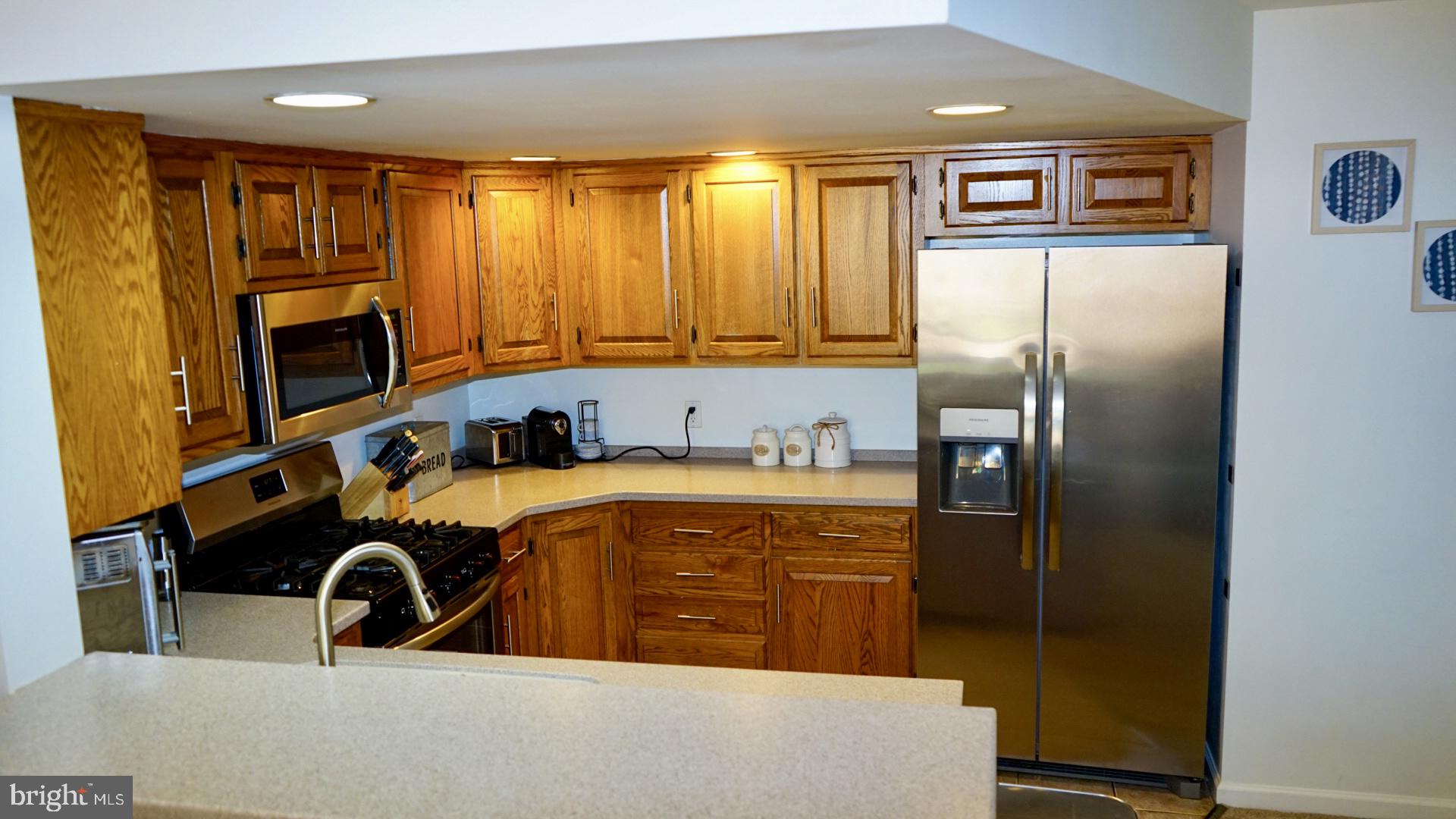121 MOORLAND COURT
