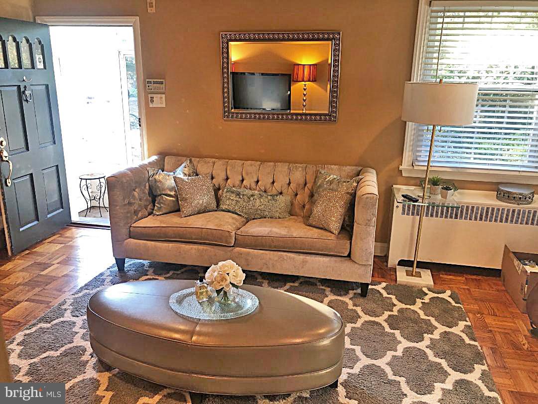 WYNNEWOOD VALLEY - Residential Lease