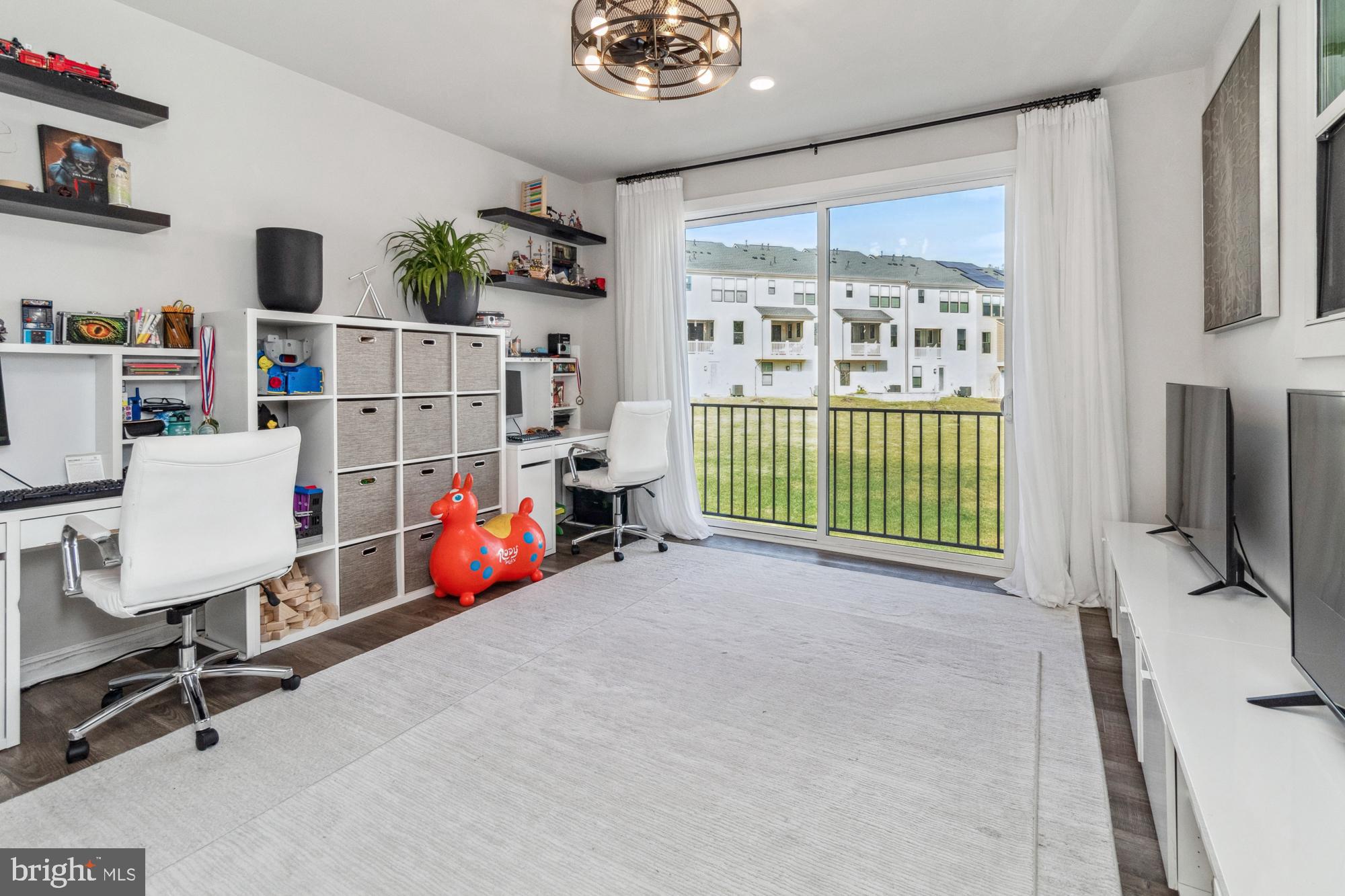 CEDAR CREEK - Residential