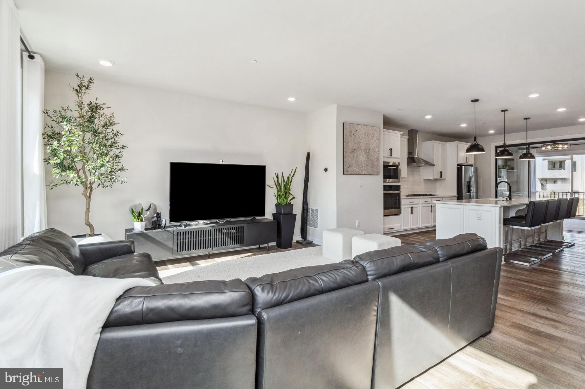 CEDAR CREEK - Residential
