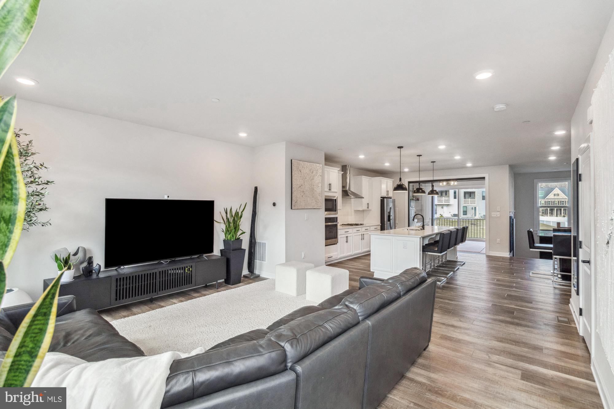 CEDAR CREEK - Residential