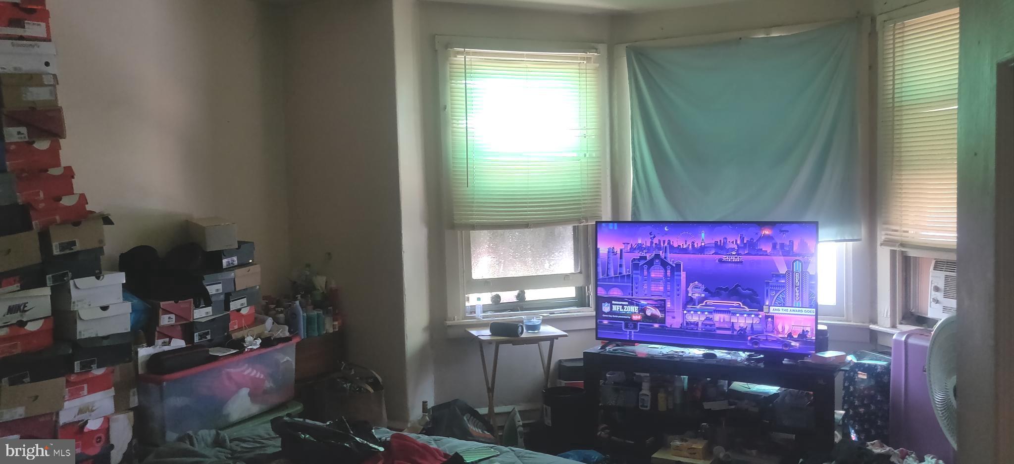 PHILADELPHIA (SOUTHWEST) - Residential