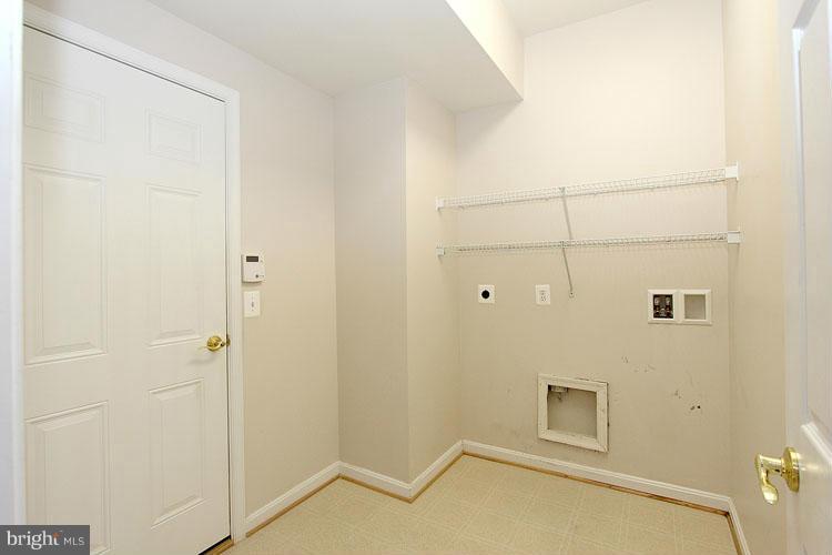 FOUR SEASONS - Residential