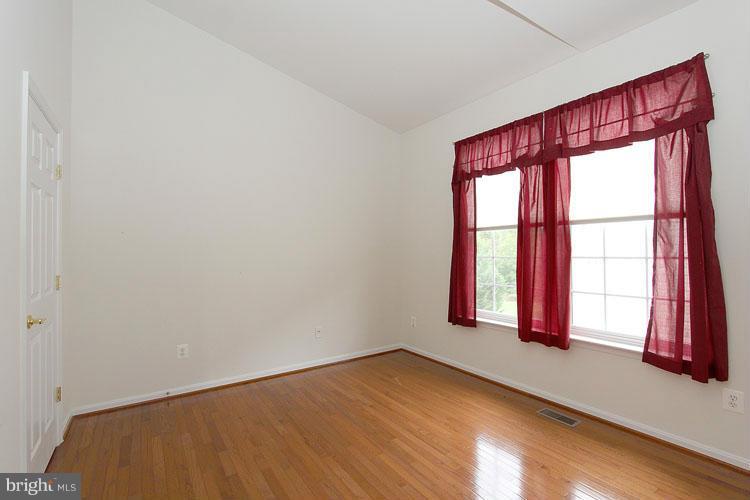 FOUR SEASONS - Residential