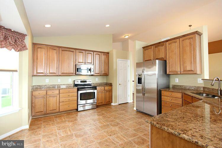 FOUR SEASONS - Residential