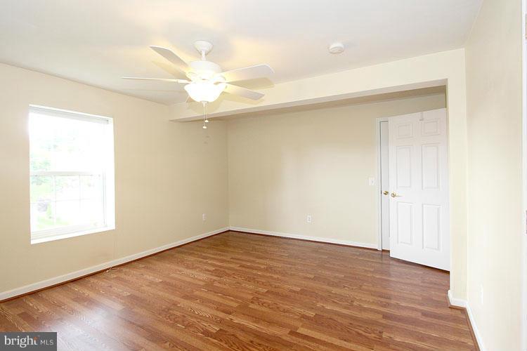 FOUR SEASONS - Residential