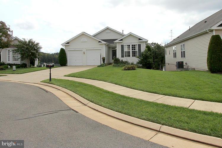 FOUR SEASONS - Residential