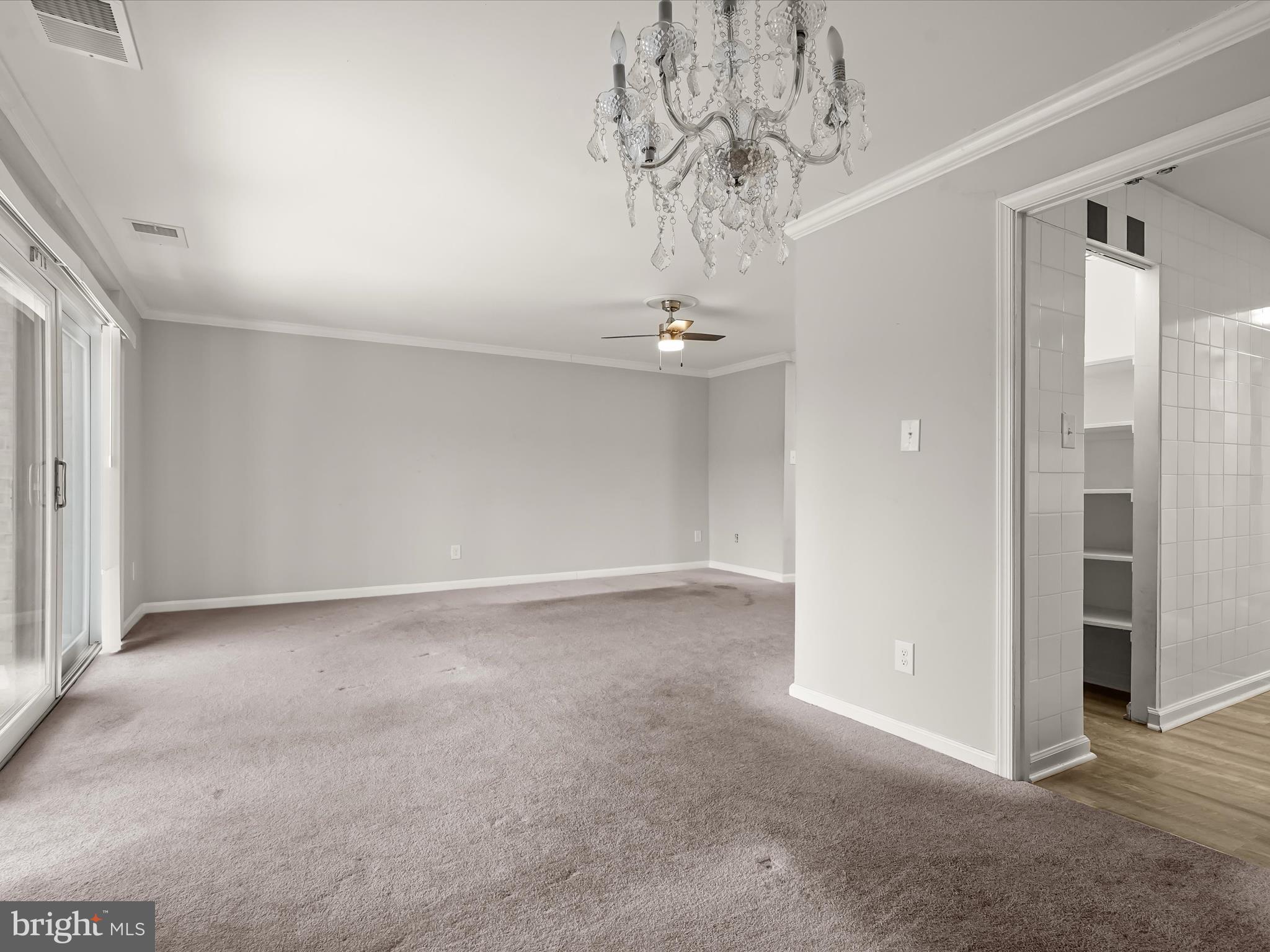 HUNTLEY SQUARE CONDOMINIUMS - Residential