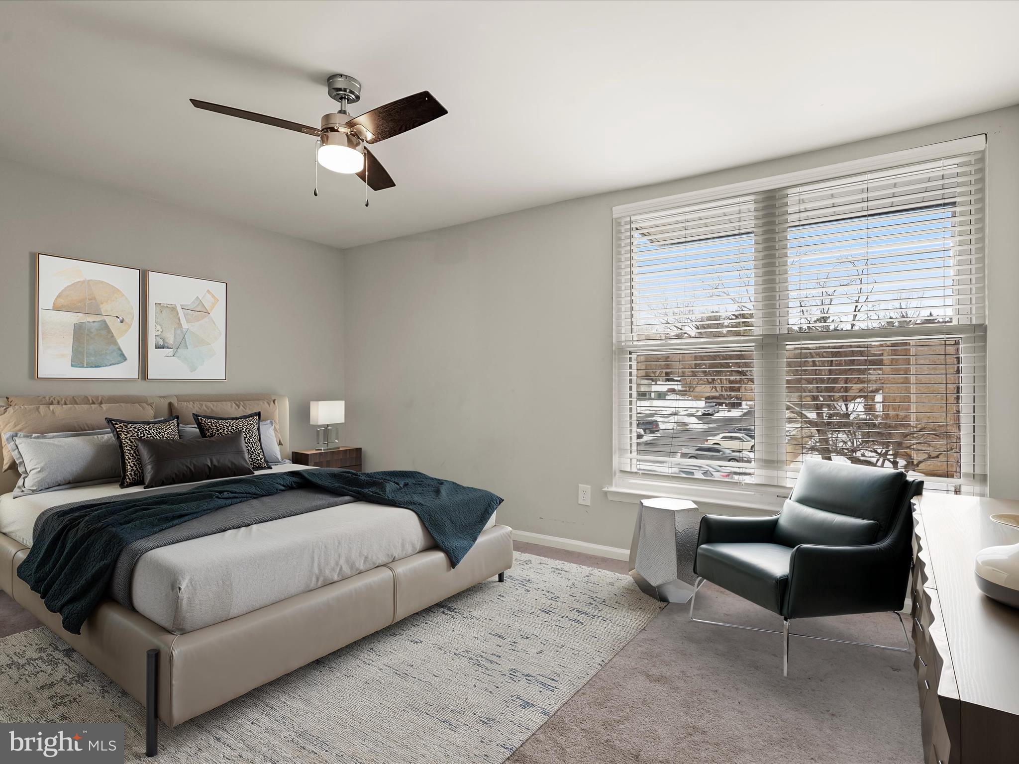HUNTLEY SQUARE CONDOMINIUMS - Residential