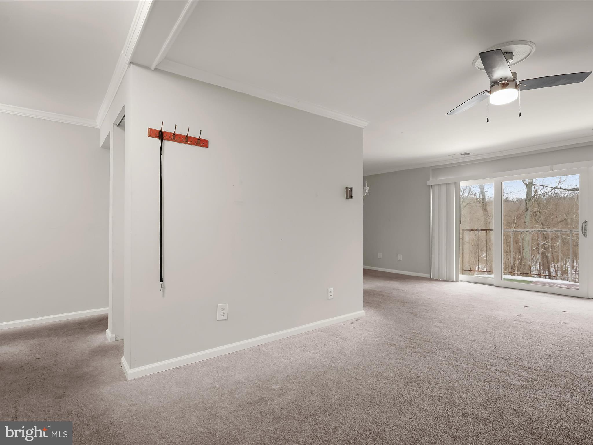 HUNTLEY SQUARE CONDOMINIUMS - Residential