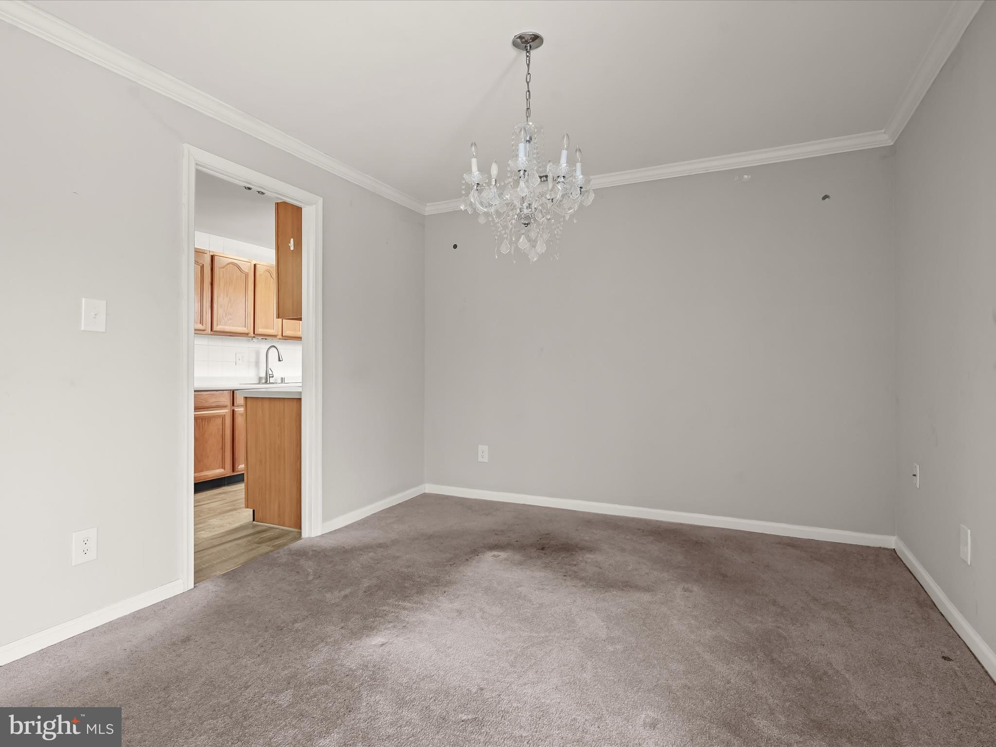 HUNTLEY SQUARE CONDOMINIUMS - Residential