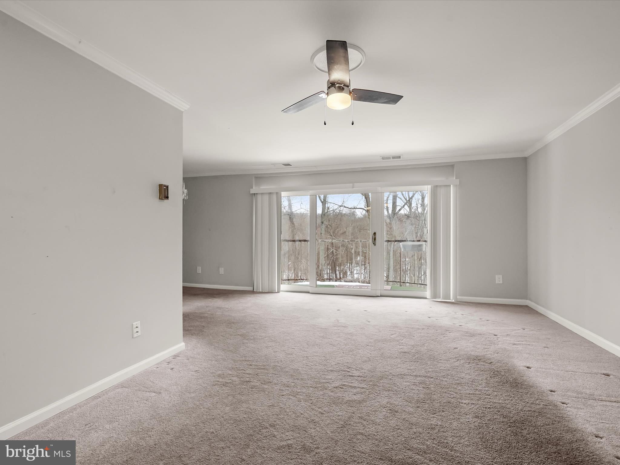 HUNTLEY SQUARE CONDOMINIUMS - Residential