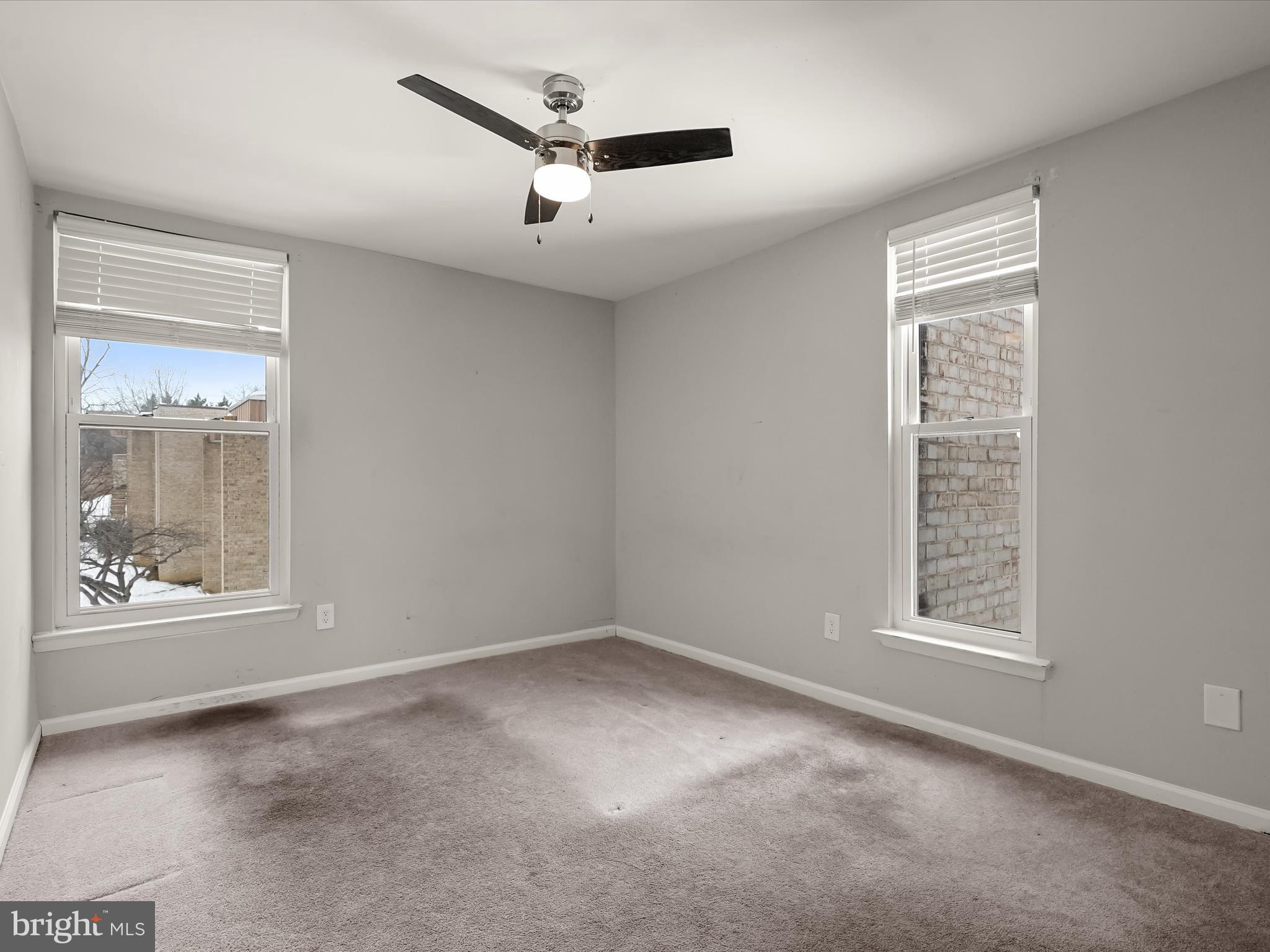 HUNTLEY SQUARE CONDOMINIUMS - Residential