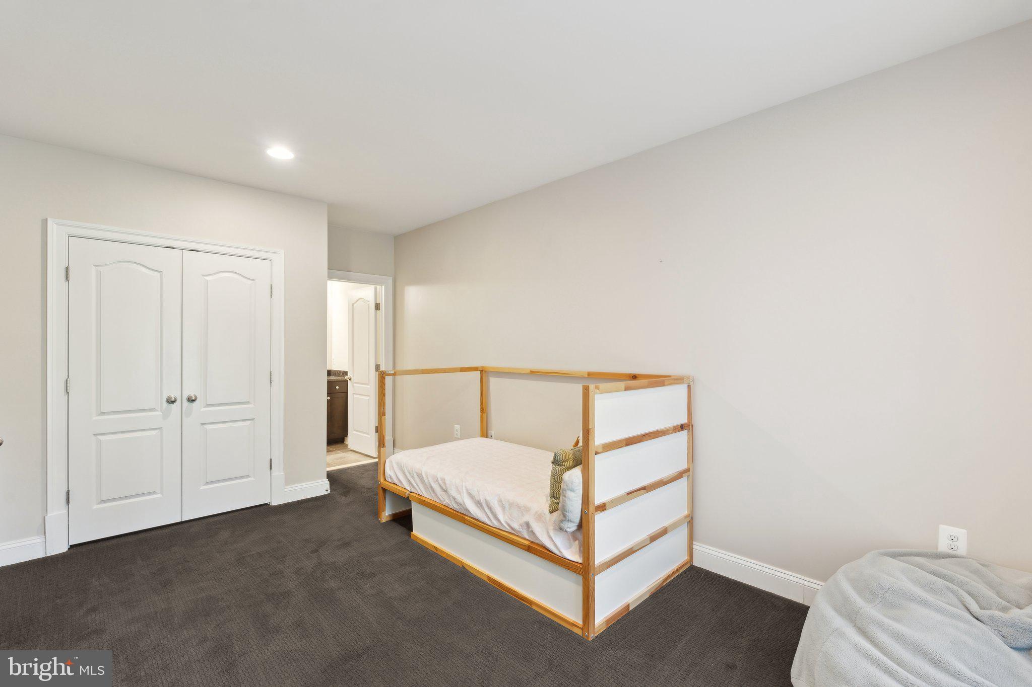 WILLOWSFORD - Residential Lease