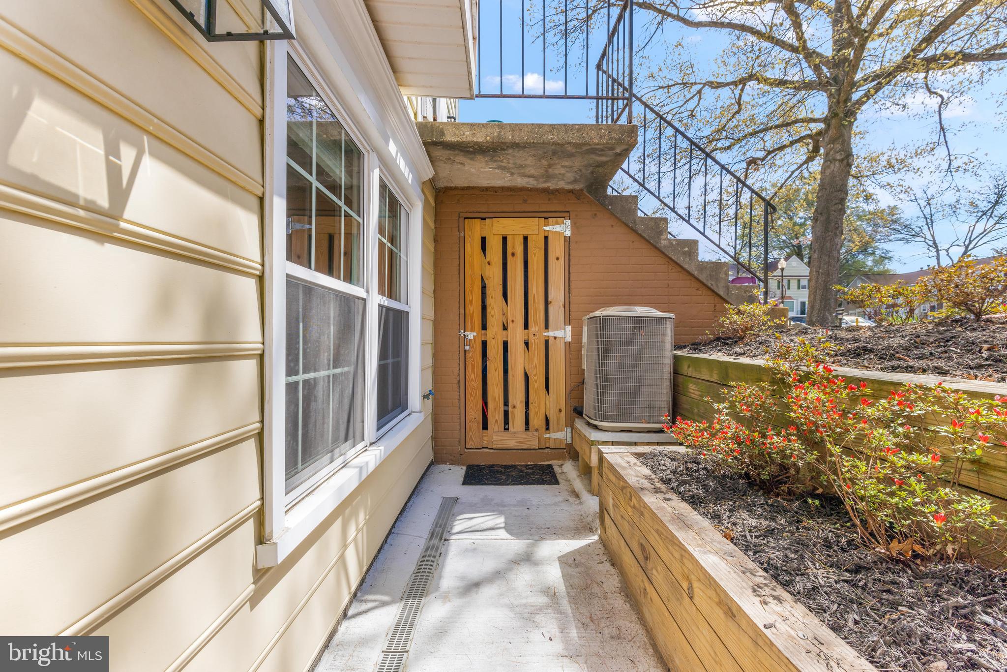 CROFTON MEWS CONDO - Residential